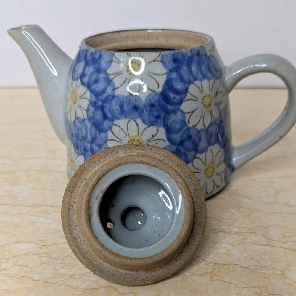 Vintage Ceramic Chinese Blue Daisy Floral Lidded Teapot Cottagecore